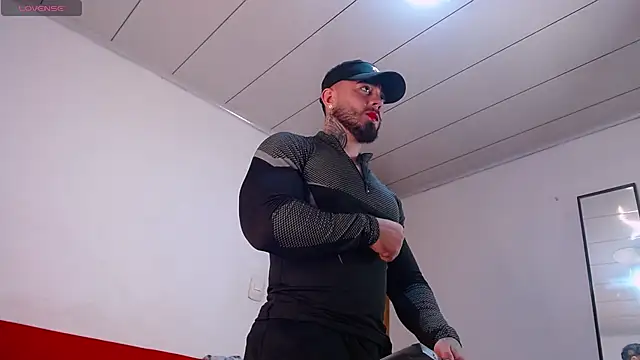 tommyblessd1 online show from April 21, 5:47 am