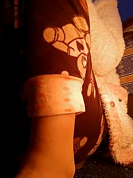 hanonaa1 online show from December 22, 9:59 pm