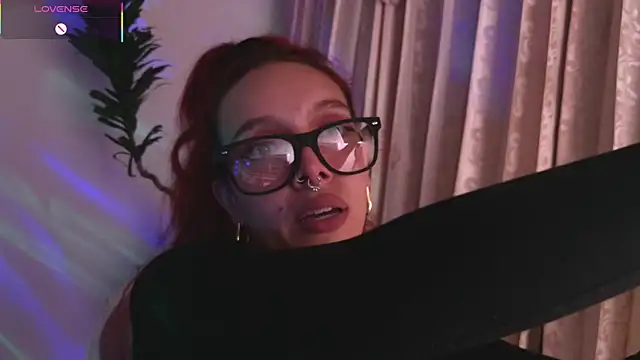 bri von dhara   online show from December 17, 9:20 pm