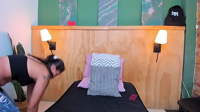 aliceandsia online show from November 21, 7:02 pm