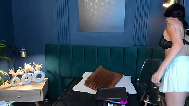 Snapshot of aliceandsia chatting on September 13, 3:06 am aliceandsia online show from September 13, 3:06 am