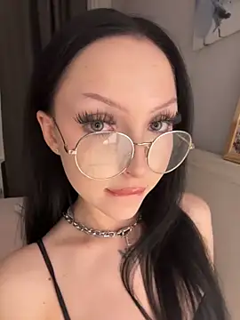 Snapshot of Lina_Thornton_ chatting on May 22, 8:29 pm Lina Thornton online show from May 22, 8:29 pm