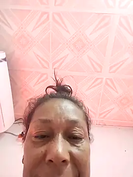 Naomi-Mature online show from December 16, 8:40 am