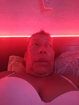 Naomi-Mature online show from May 28, 6:21 am