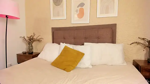 Samyscott  online show from January 8, 9:21 pm