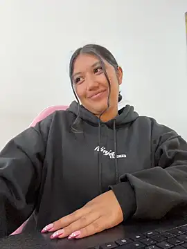 Snapshot of SharaRous chatting on February 17, 3:20 pm SharaRous online show from February 17, 3:20 pm