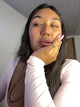 Snapshot of SharaRous chatting on February 7, 11:02 pm SharaRous online show from February 7, 11:02 pm