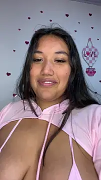 Snapshot of SharaRous chatting on February 14, 5:40 am SharaRous online show from February 14, 5:40 am