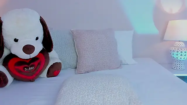 SusanAdams1 online show from April 15, 7:58 pm