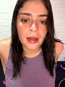 Snapshot of cami_lorena chatting on September 29, 2:12 pm cami lorena online show from September 29, 2:12 pm