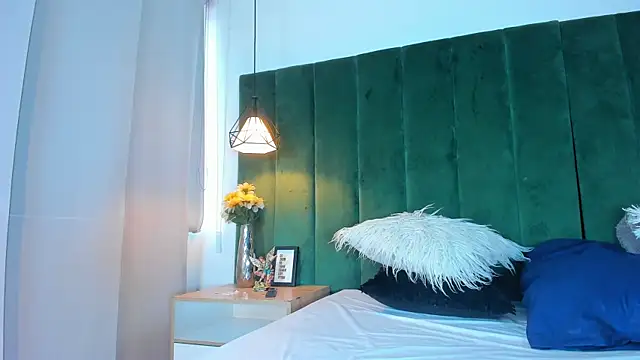 kittyy milk 001 online show from September 27, 8:15 pm