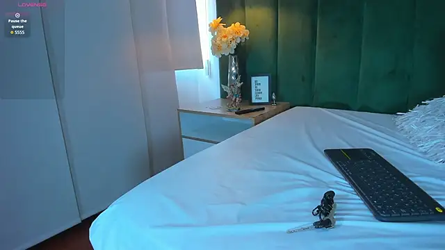 kittyy milk 001 online show from September 23, 5:53 pm