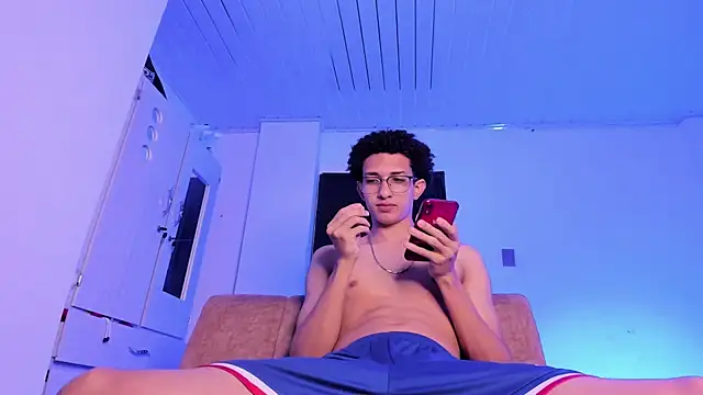 Cj davis  online show from April 21, 2:14 am