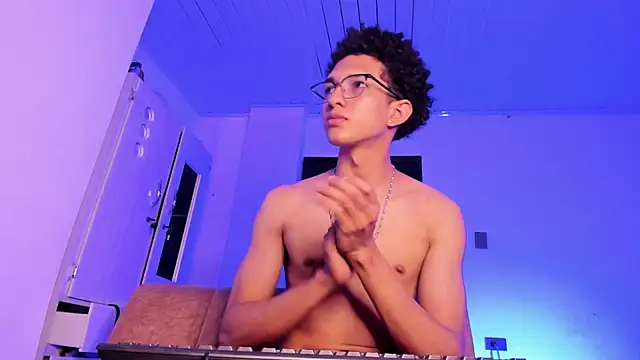 Cj davis  online show from April 10, 11:23 pm