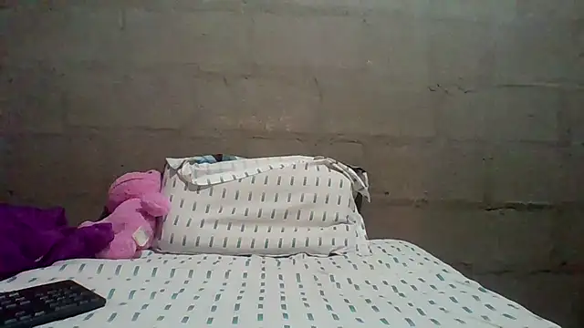 Snapshot of lolla01sweetness chatting on May 28, 11:21 pm lolla01sweetness online show from May 28, 11:21 pm