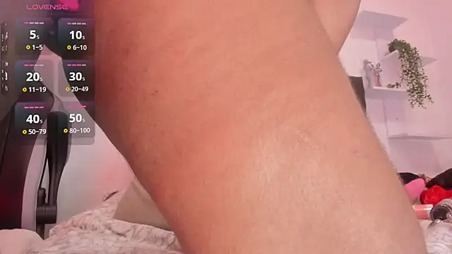 AngelThroatt online show from October 11, 3:35 pm