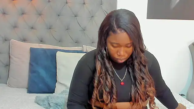 nahiroby ebony online show from April 15, 5:50 pm