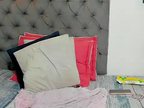 nahiroby ebony online show from March 13, 6:13 pm