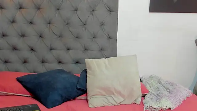 nahiroby ebony online show from May 19, 5:20 pm