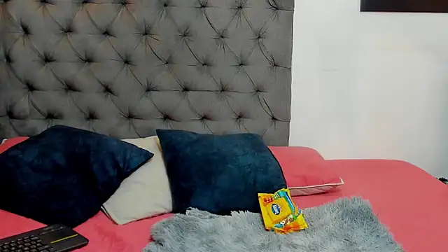 nahiroby ebony online show from March 26, 4:38 pm