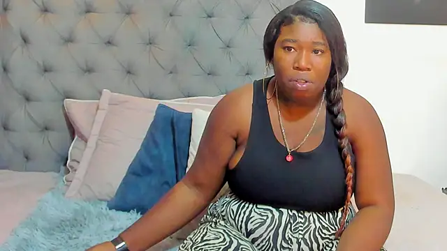 nahiroby ebony online show from April 4, 1:50 pm