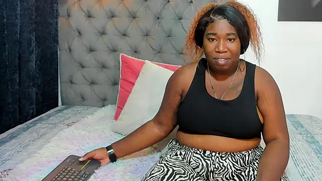 nahiroby ebony online show from March 11, 5:51 pm