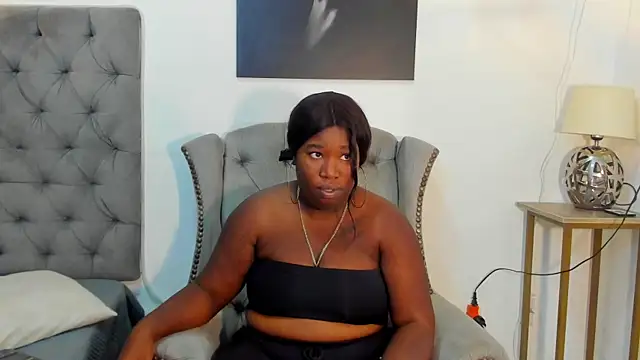 nahiroby ebony online show from October 6, 6:52 pm
