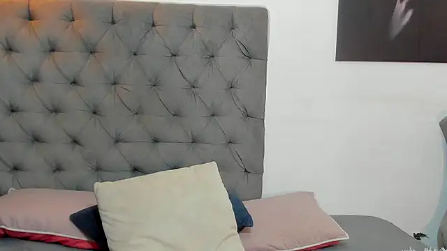 nahiroby ebony online show from April 22, 5:53 pm