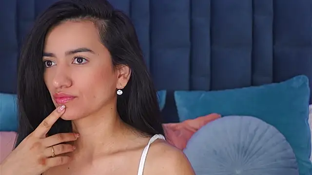 EmilyPrincy online show from December 22, 5:18 am