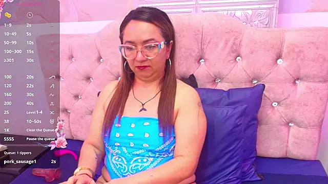Snapshot of leyla_smithh chatting on September 27, 12:22 pm leyla smithh online show from September 27, 12:22 pm