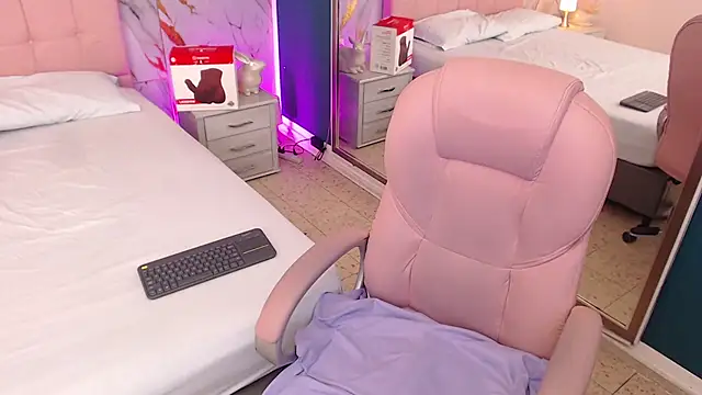 Red kytty6 online show from November 17, 3:16 pm