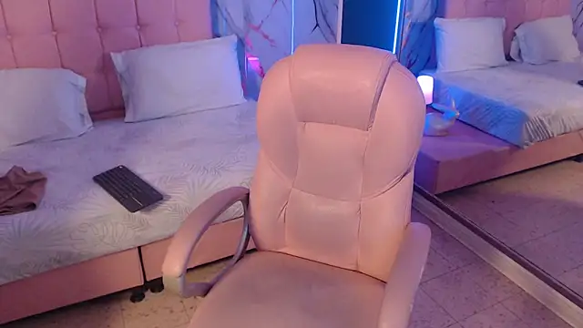 Red kytty6 online show from March 3, 4:19 am