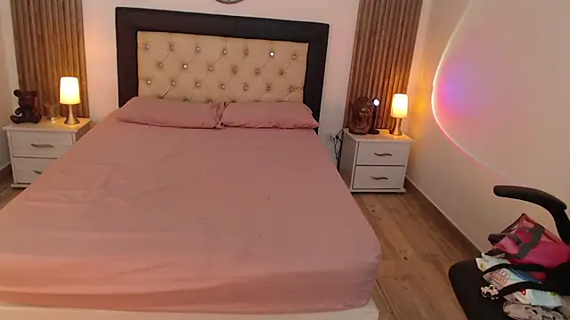 Red kytty6 online show from October 22, 9:13 pm