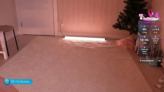 Miablueye online show from January 18, 3:04 pm