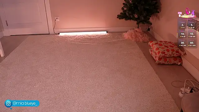 Miablueye online show from February 22, 3:57 pm