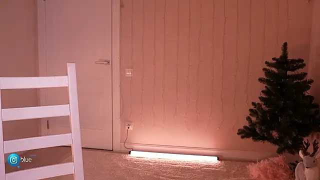 Miablueye online show from January 15, 4:10 pm