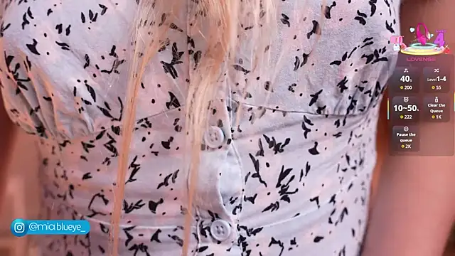 Miablueye online show from January 10, 3:18 pm