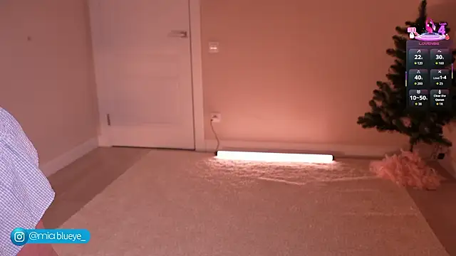 Miablueye online show from February 19, 4:37 pm