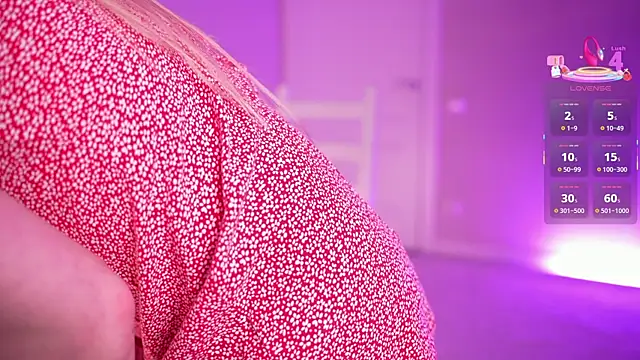 Miablueye online show from April 1, 3:09 pm