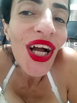 Gecenin Kralicesi online show from November 6, 6:45 pm