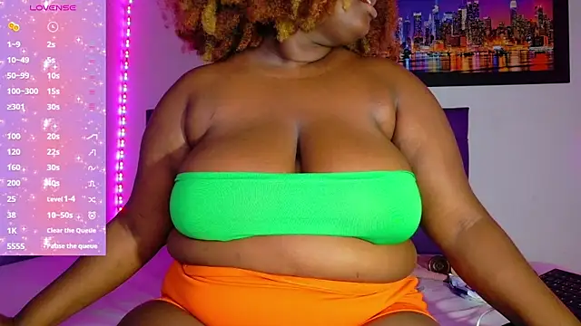 ebony NeighborMoans online show from March 25, 3:17 am