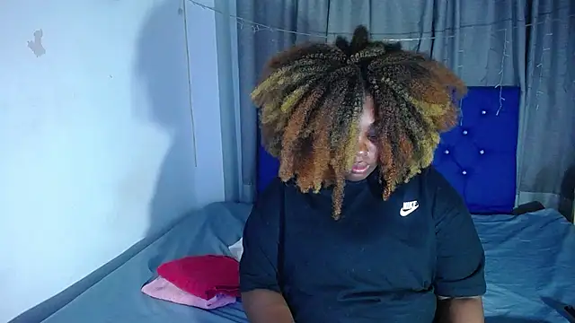 ebony NeighborMoans online show from March 24, 2:33 am