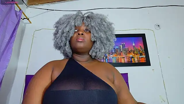 ebony NeighborMoans online show from May 16, 3:05 am