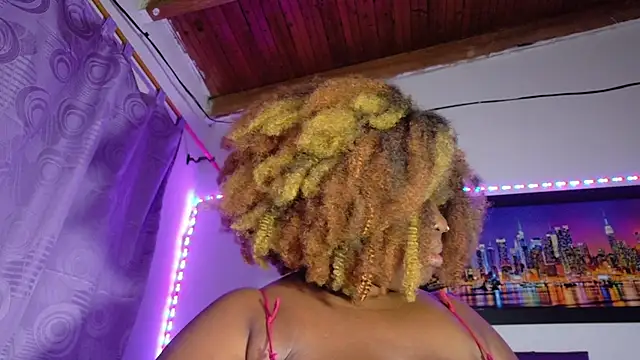 ebony NeighborMoans online show from March 27, 3:37 am