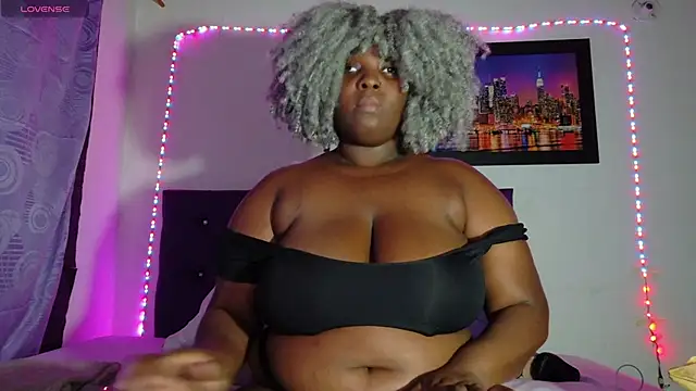 ebony NeighborMoans online show from May 8, 11:36 am