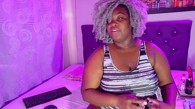 ebony NeighborMoans online show from May 28, 11:38 am