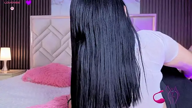 MiaaFarrel online show from March 20, 7:15 pm