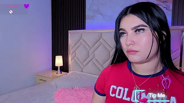 MiaaFarrel online show from March 8, 2:04 am