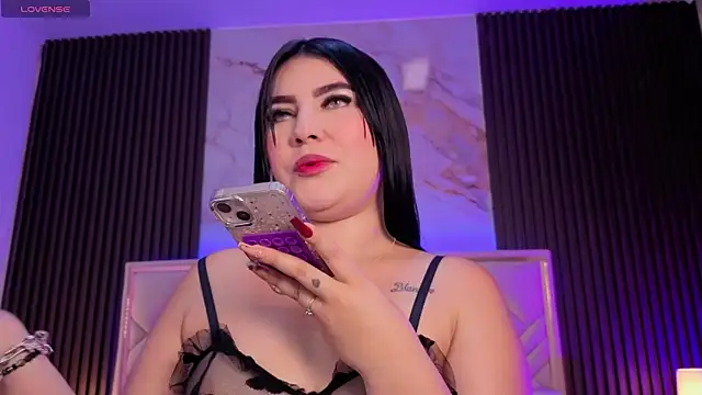 MiaaFarrel online show from April 13, 6:56 pm