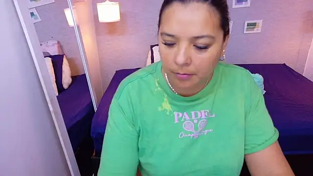 Snapshot of fat_naughtyass chatting on May 7, 11:35 am fat naughtyass online show from May 7, 11:35 am